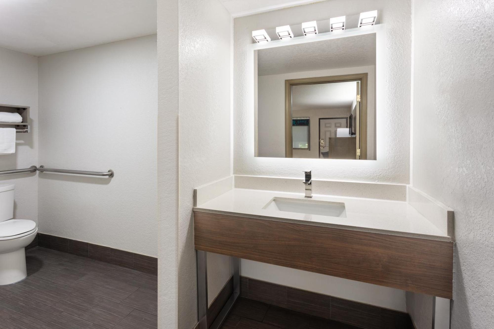 Super 8 By Wyndham Prattville Montgomery Экстерьер фото