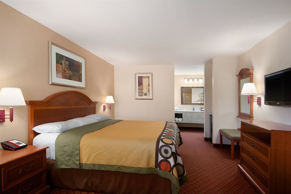 Super 8 By Wyndham Prattville Montgomery Экстерьер фото